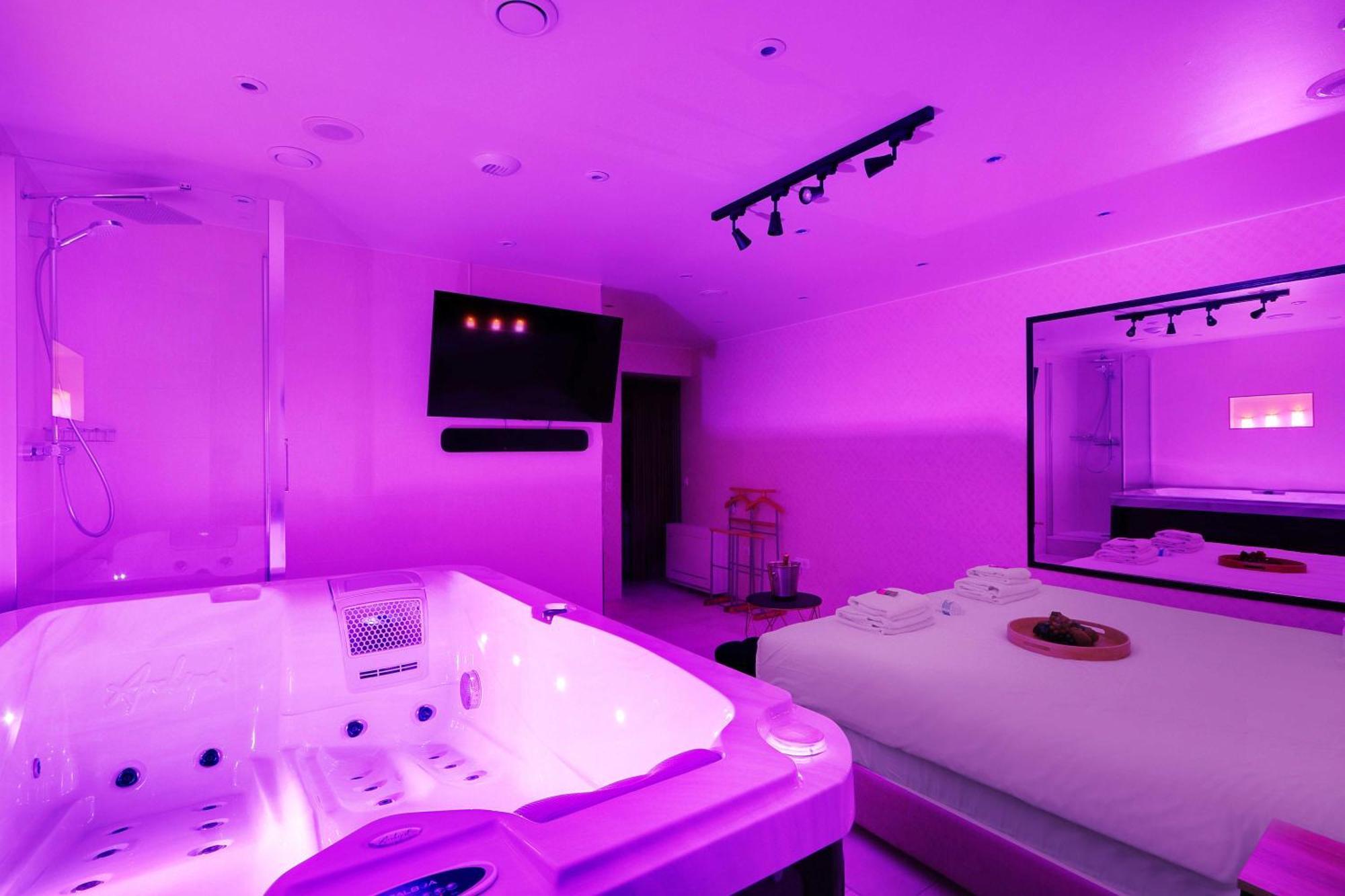 Intimate Apartment With Air Conditioner & Jacuzzi 2Br 6P Montmartre Paris Exterior foto